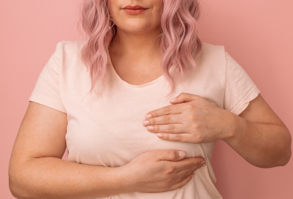 Examen des seins (boule, douleur, modifications bénignes)
