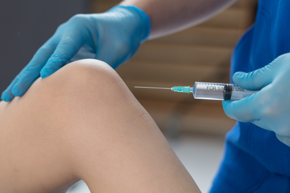 Injection (infiltration) de cortisone dans les articulations et les tissus mous